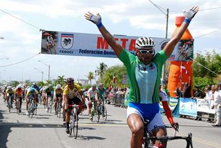 Deivy Capellan (Refidomsa - San Cristobal) celebrates his stage victory.