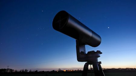 One of the best smart telescopes in-use against a starry sky