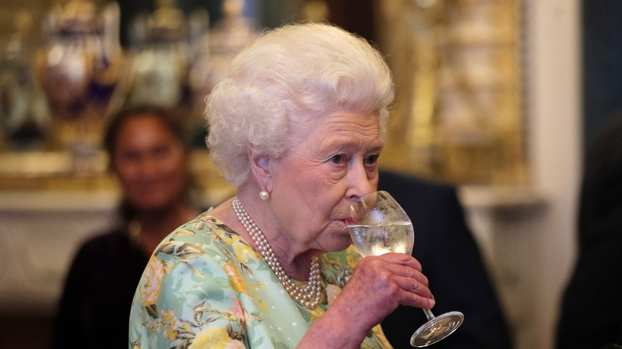 LONDON, ENGLAND - JULY 11: Queen Elizabeth II attends a reception for winners of The Queen&#039;s Awards for Enterprise, at Buckingham Palace on July 11, 2017 in London, England. 