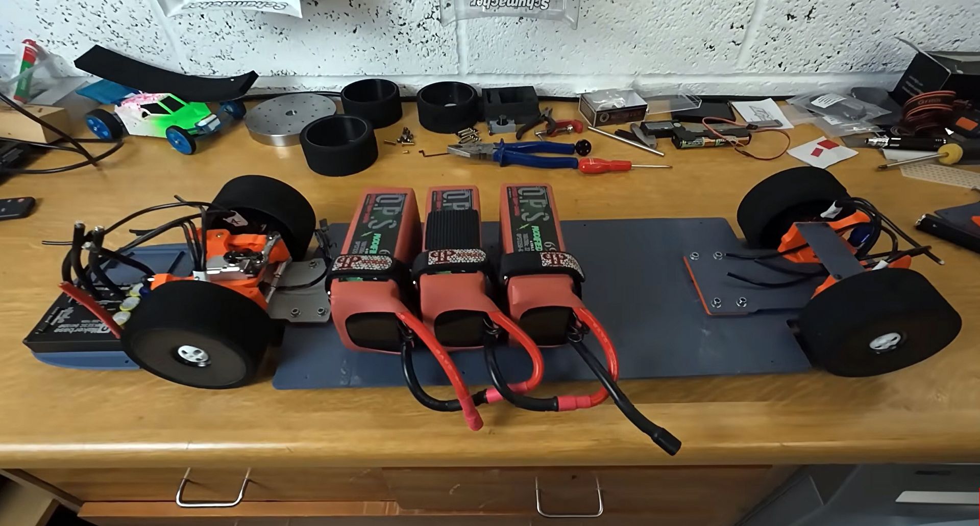 3D printing and drone motors are powering a 250mph RC car record attempt