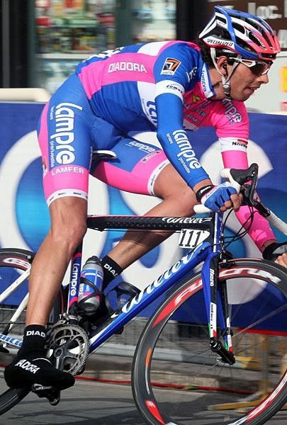 Alessandro Ballan (Lampre) takes a left turn in the finale.