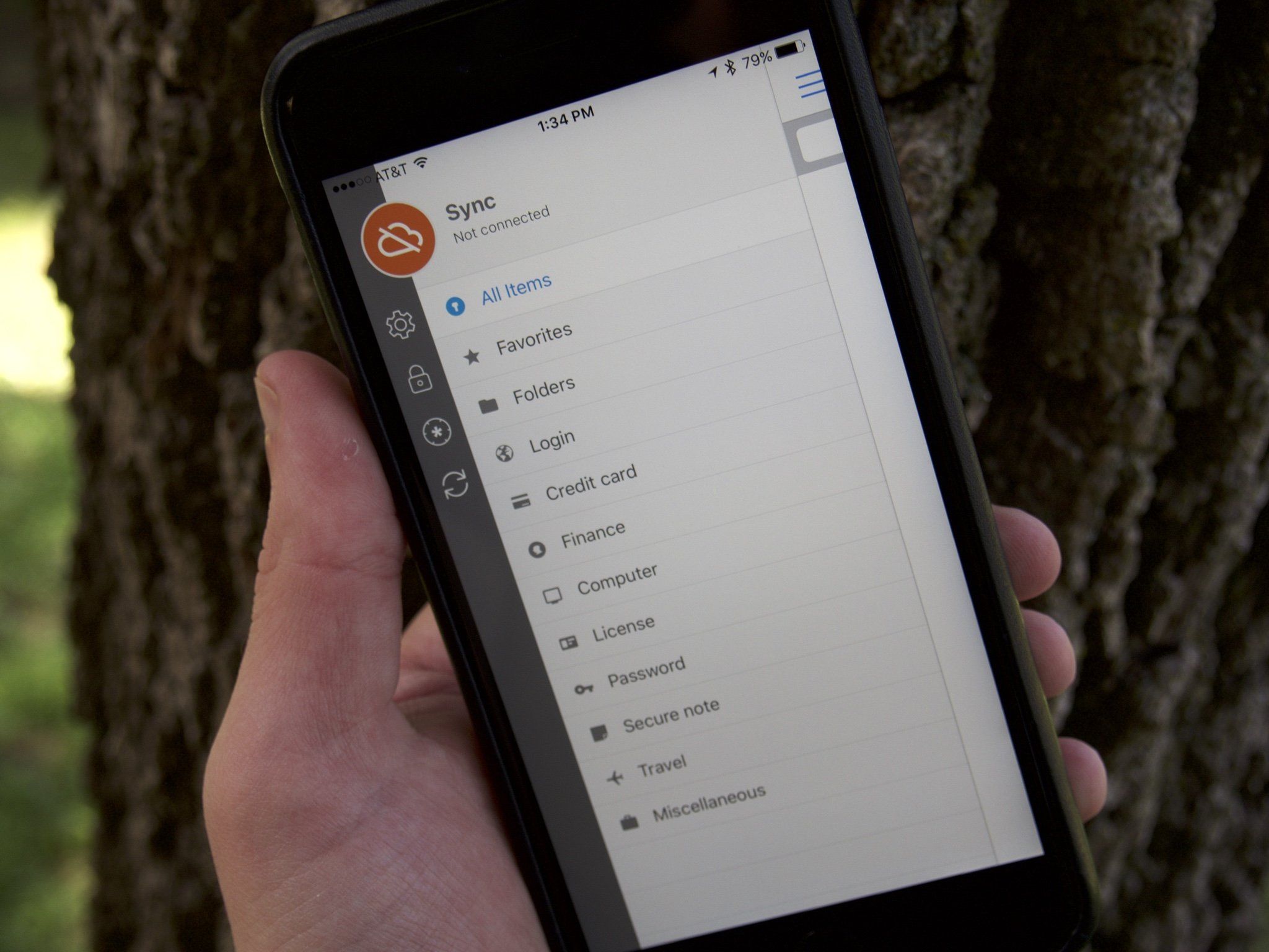 Enpass for iPhone and iPad gets redesigned sidebar, watchOS 2 support ...