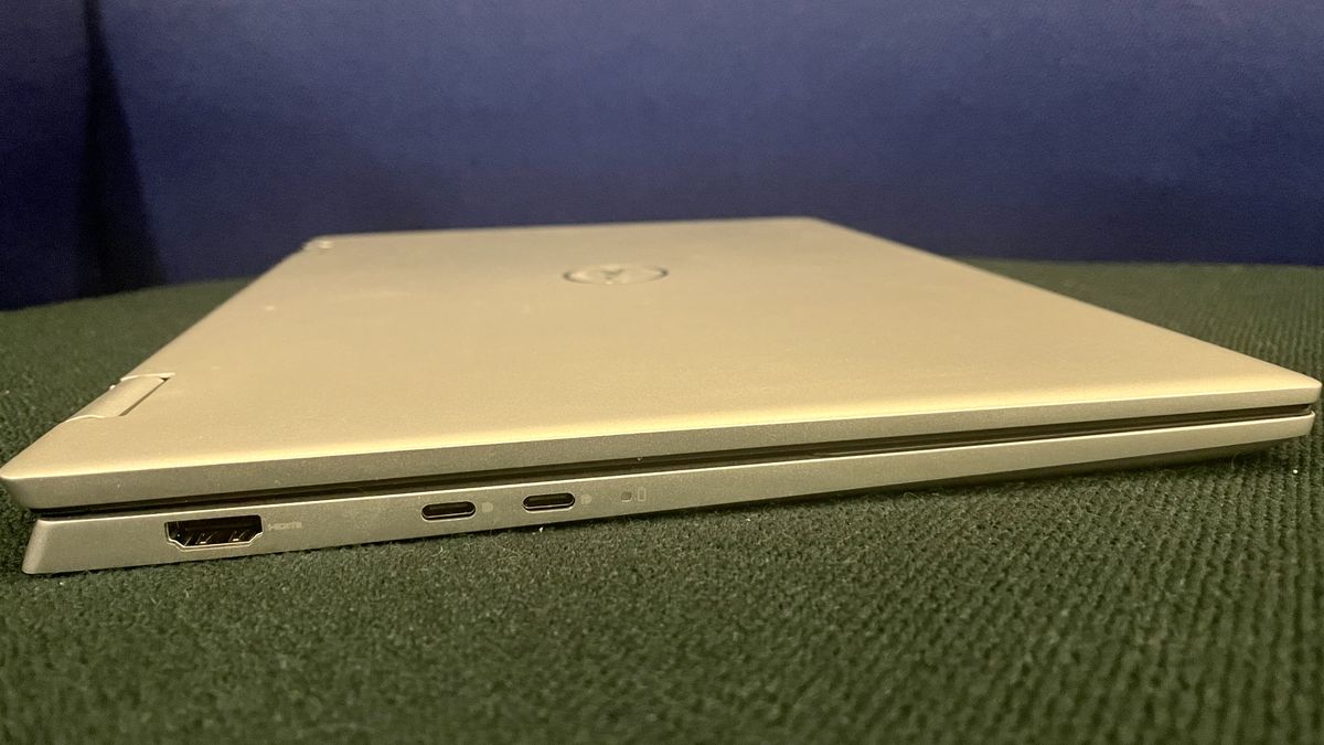 Dell Inspiron 14 2-in-1 (7420) Review: Budget 2-in-1 Performer