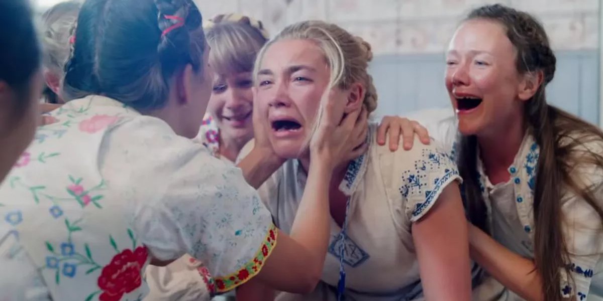 Dani cries in Midsommar