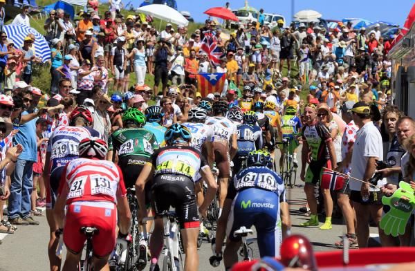 A sea of humanity greeted the peloton on Stage 16