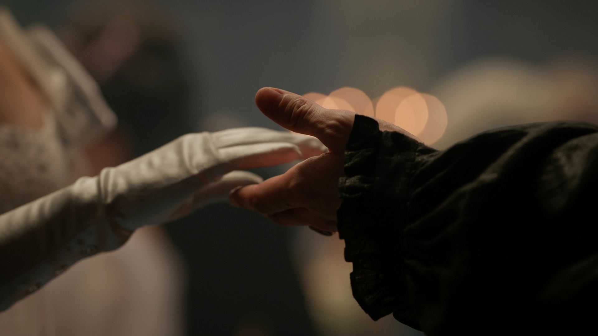 Benedict and Sophie hold hands in Bridgerton season 4