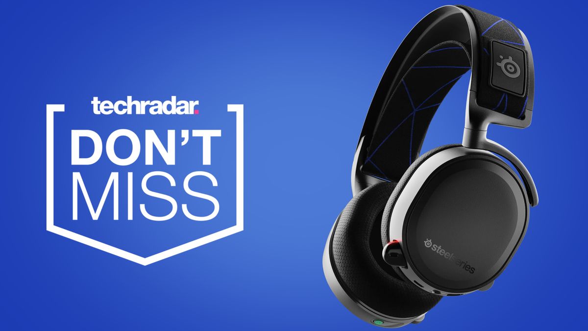 SteelSeries Arctis 7P headset on a blue background with &quot;Don&#039;t Miss&quot; written on the left