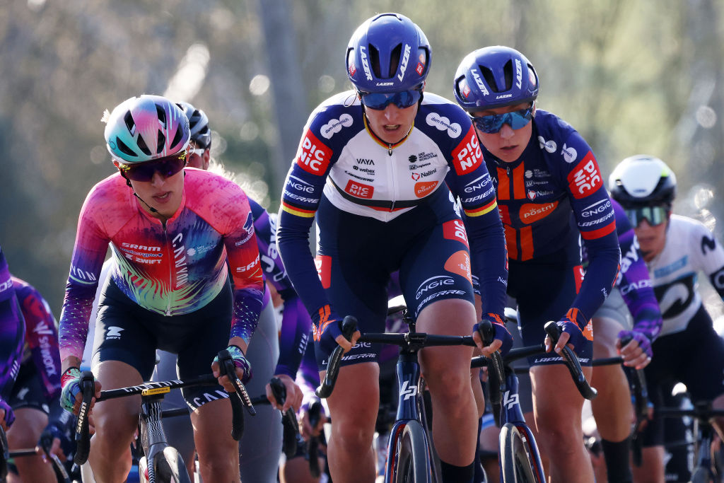 German Road Championships: Franziska Koch overcomes three-on-one situation to defend road race title