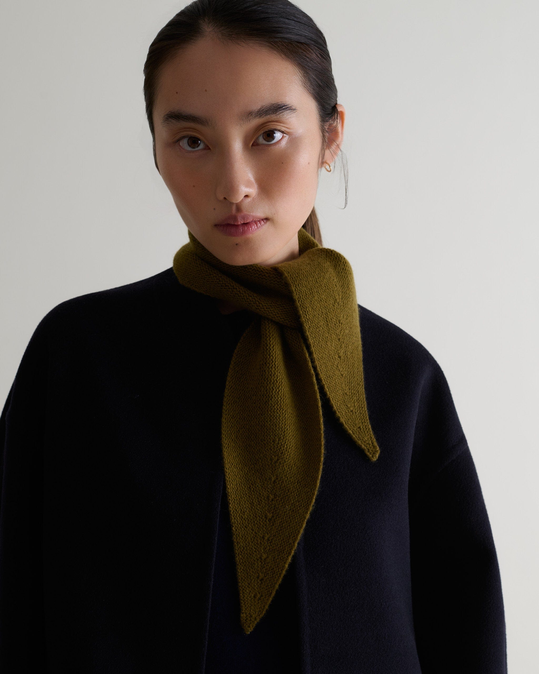 Finest Cashmere Ribbed Micro Bandana - Olive
