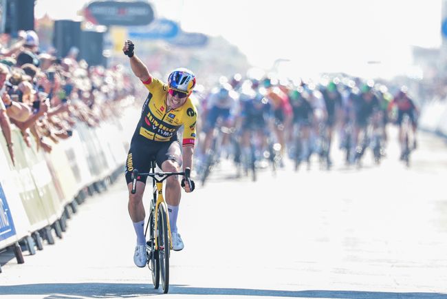 E sempre festa in casa Jumbo Visma al Tour of Britain 2023 (foto SWPix)