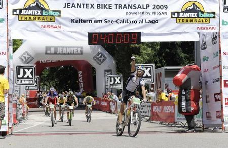 Dietsch and Boehme take win for Team Bulls