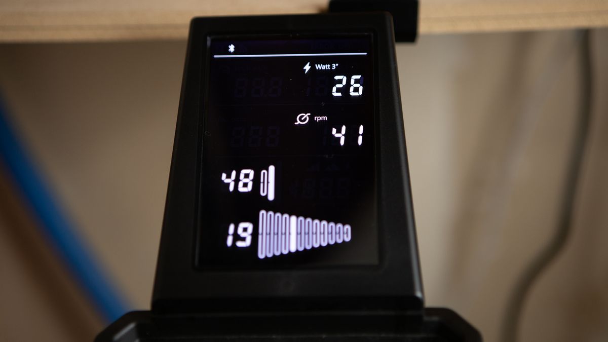 Garmin Tacx Neo Bike Plus display detail
