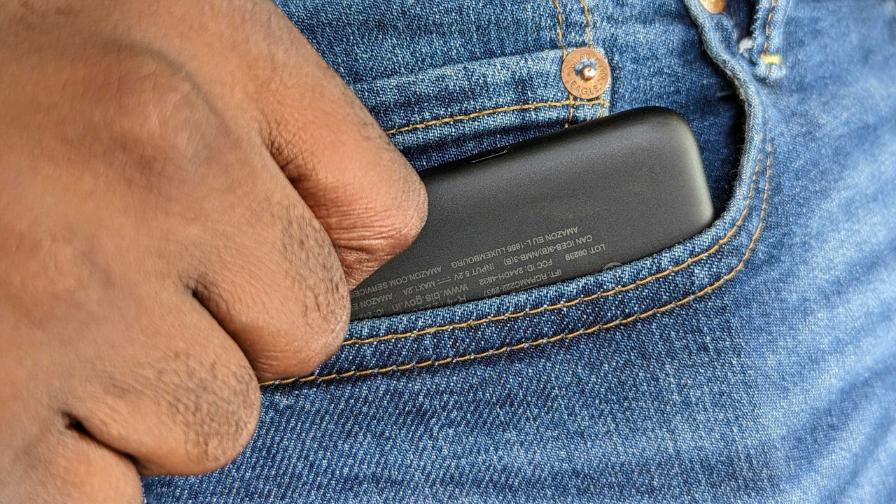 The Kindle (2022) inside my pocket