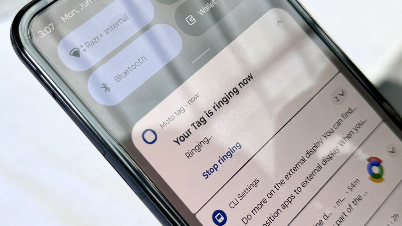 Moto Tag pinging phone