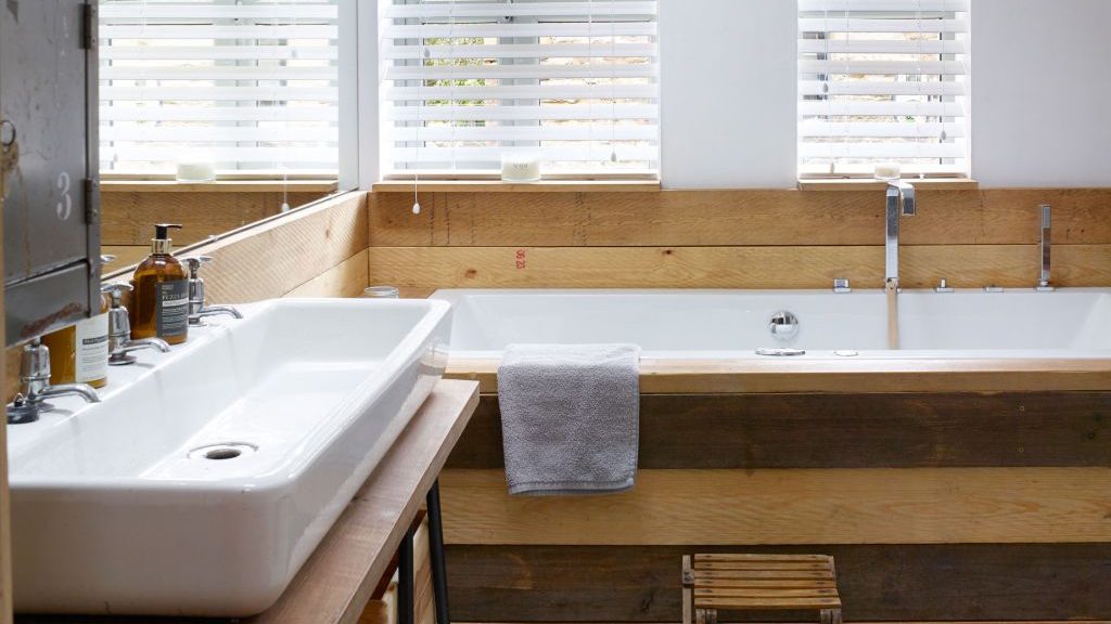 5 Diy Bath Panel Ideas To Update Your Bathroom This Bank Holiday Weekend Real Homes - How To Seal Wood For Use In Bathroom