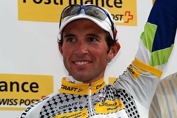 Michael Albasini (Liquigas) is a happy boy in the sprinter's jersey after stage 2