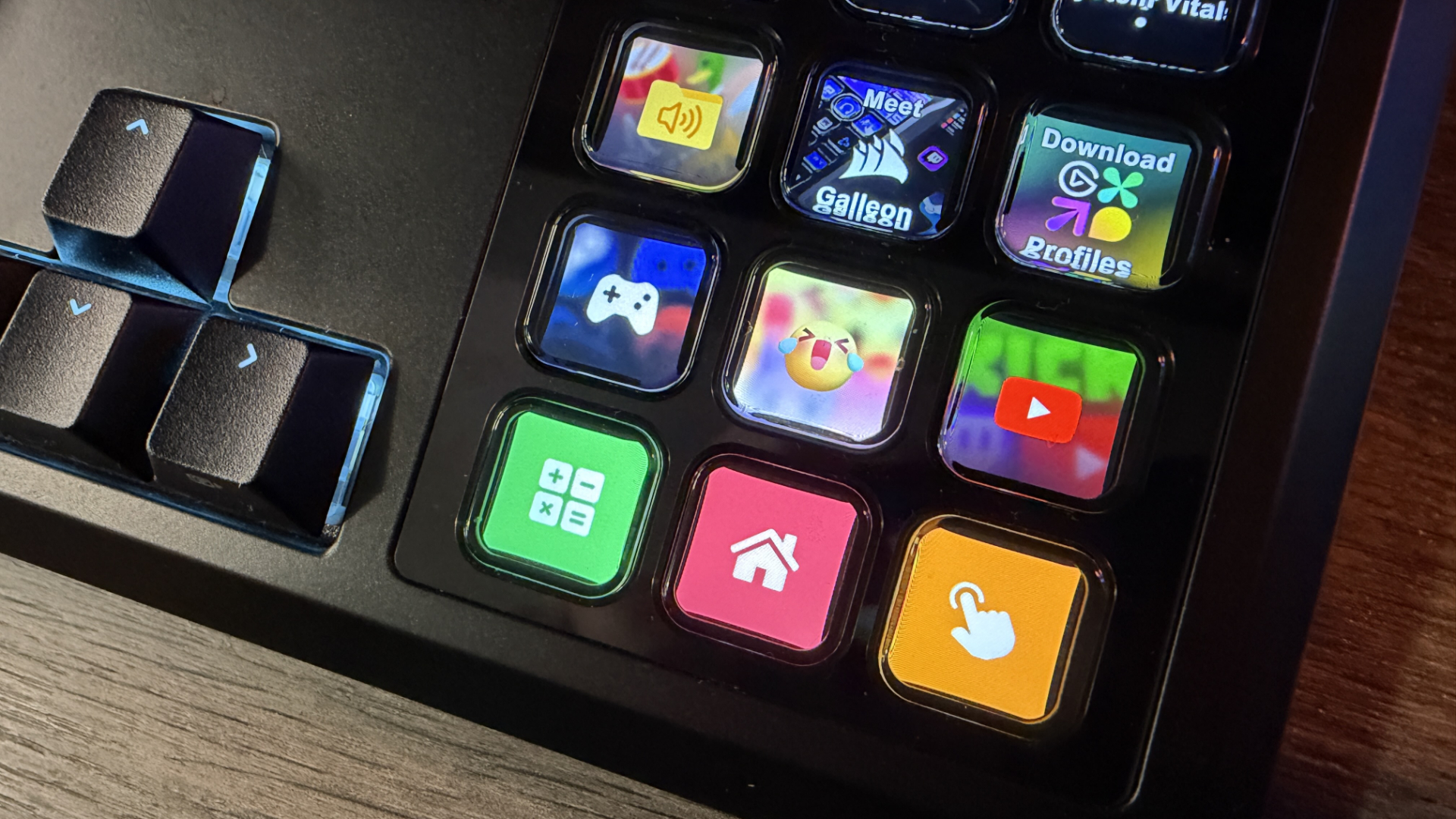 Corsair Galleon 100 SD keyboard on wooden desk