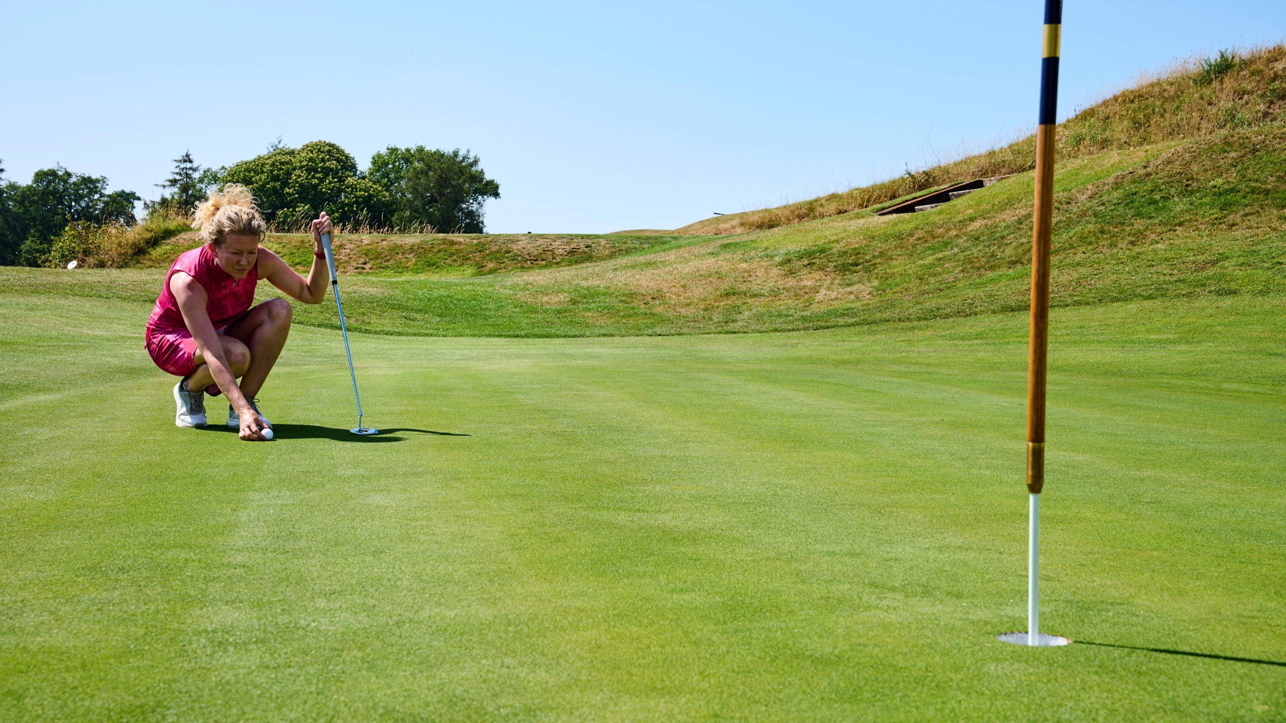 Lining up a putt