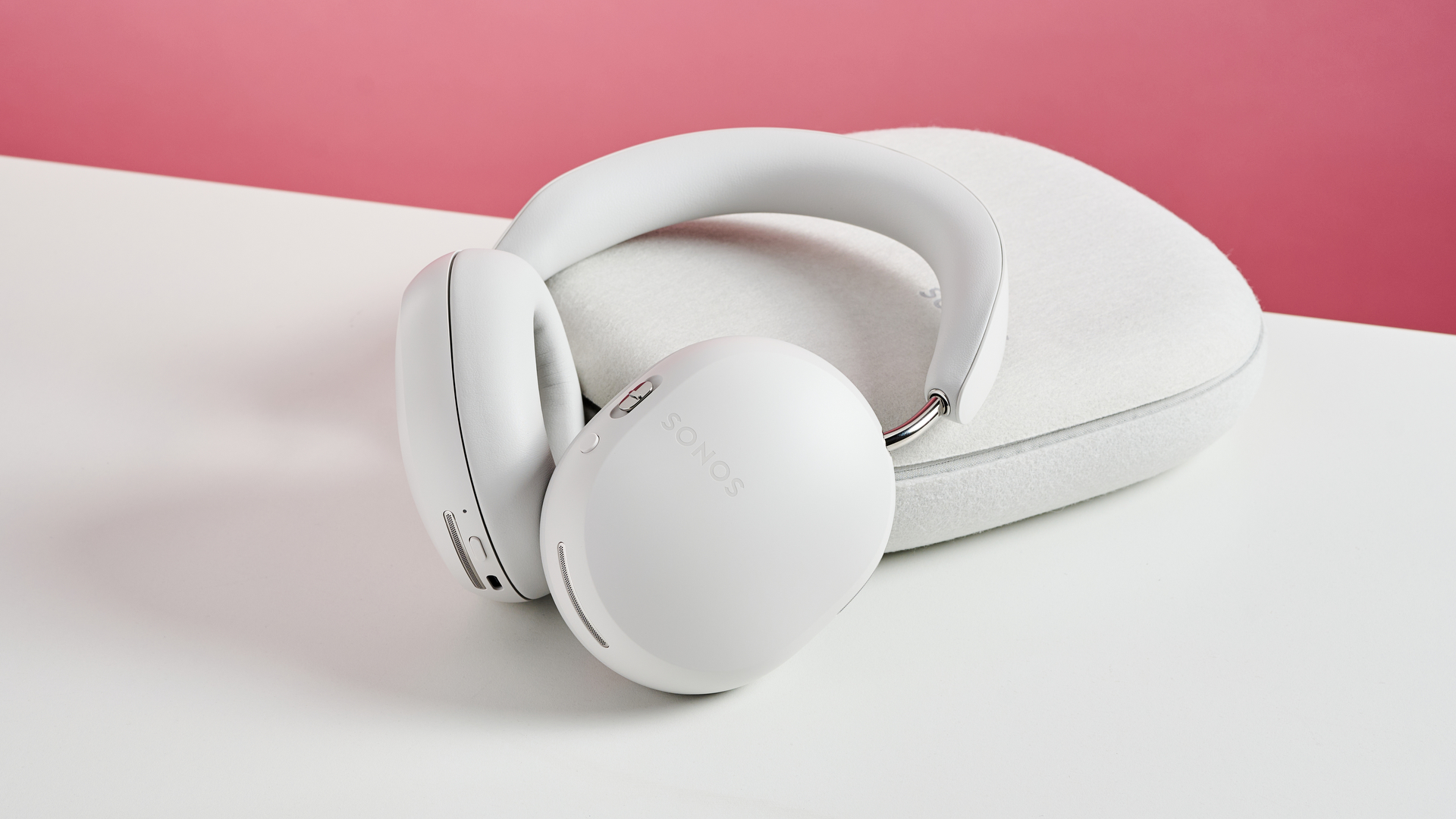 I tried Sonos Ace headphones, and they might convert me to loving to over-ears