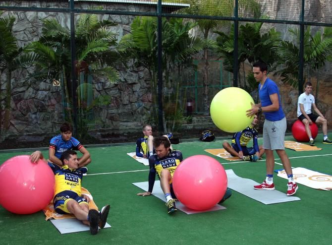 Contador and his teammates get some core work in during their Gran Canaria camp