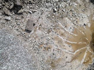 Bir drone ile fotoğraflanan bir dağ manzarası