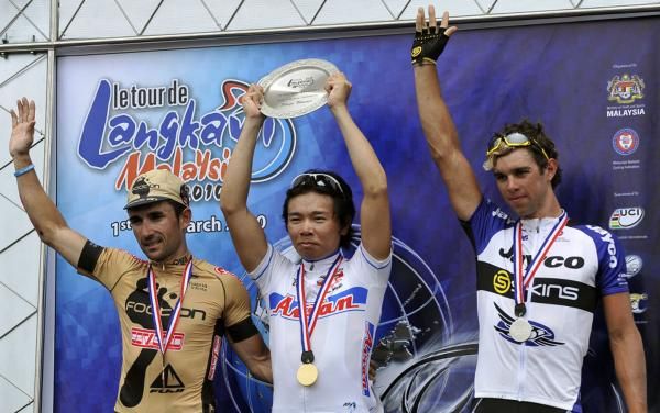 Stage podium: Vidal Celis (3rd, Footon-Servetto), Taiji Nishitani (1st, Aisan Racing Team) and Michael Matthews (2nd, Team Jayco-Skins)