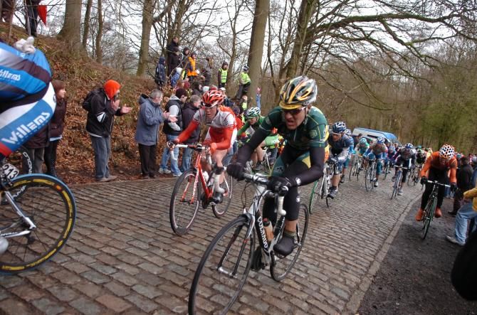 Climbing the Kemmelberg in the 2010 Three Days of de Panne.