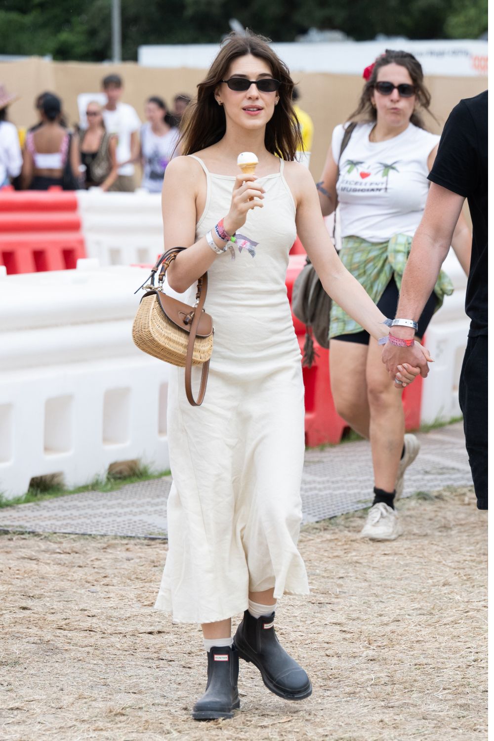 Glastonbury Outfits 2025 Daisy Edgar-Jones