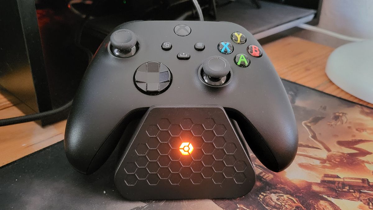 Gioteck's Xbox charge dock review: A value champion charger? | Windows ...