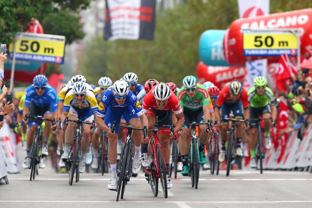 Alvaro Hodeg (QuickStep Floors) got the better of Degenkolb in the final metres