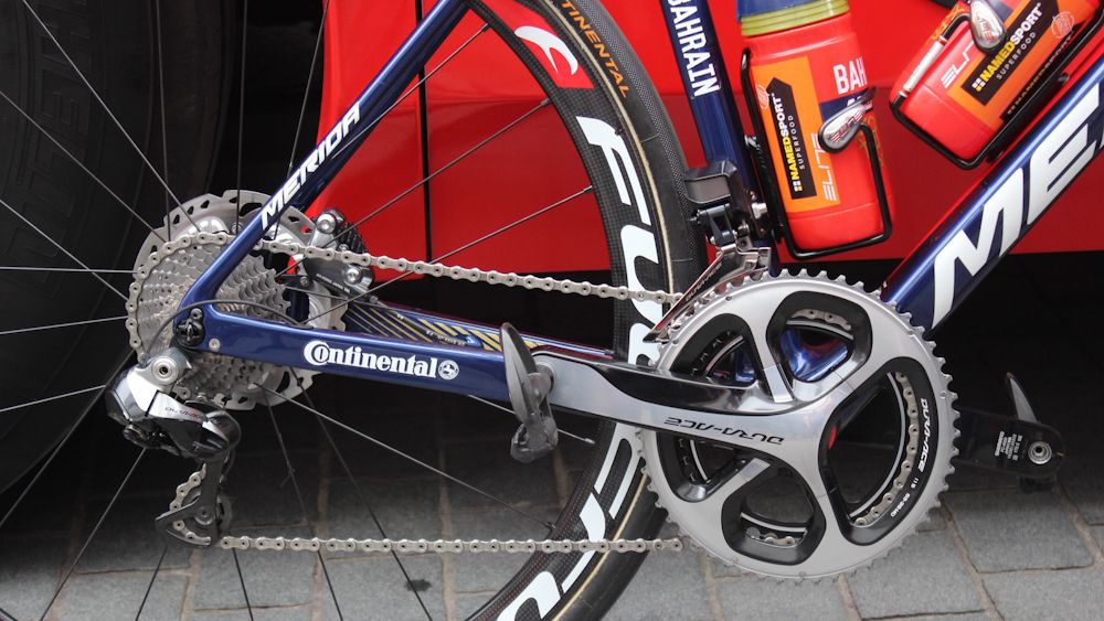 Bonifazio's Merida was equipped with a Shimano Dura-Ace 9070 groupset and no SRM carbon cranks seen on other Bahrain-Merida bikes this season
