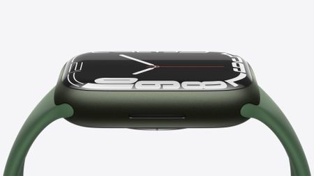 Apple Watch Series 7 in green