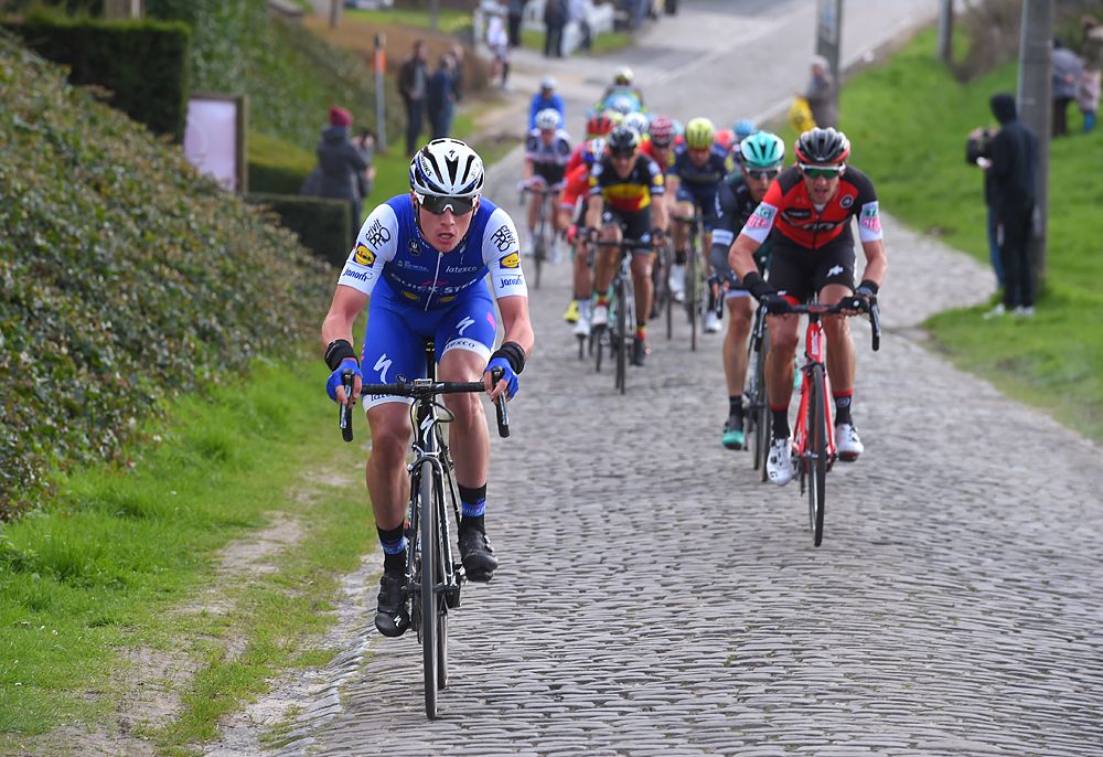 Yves Lampaert (Quick-Step Floors) attacks
