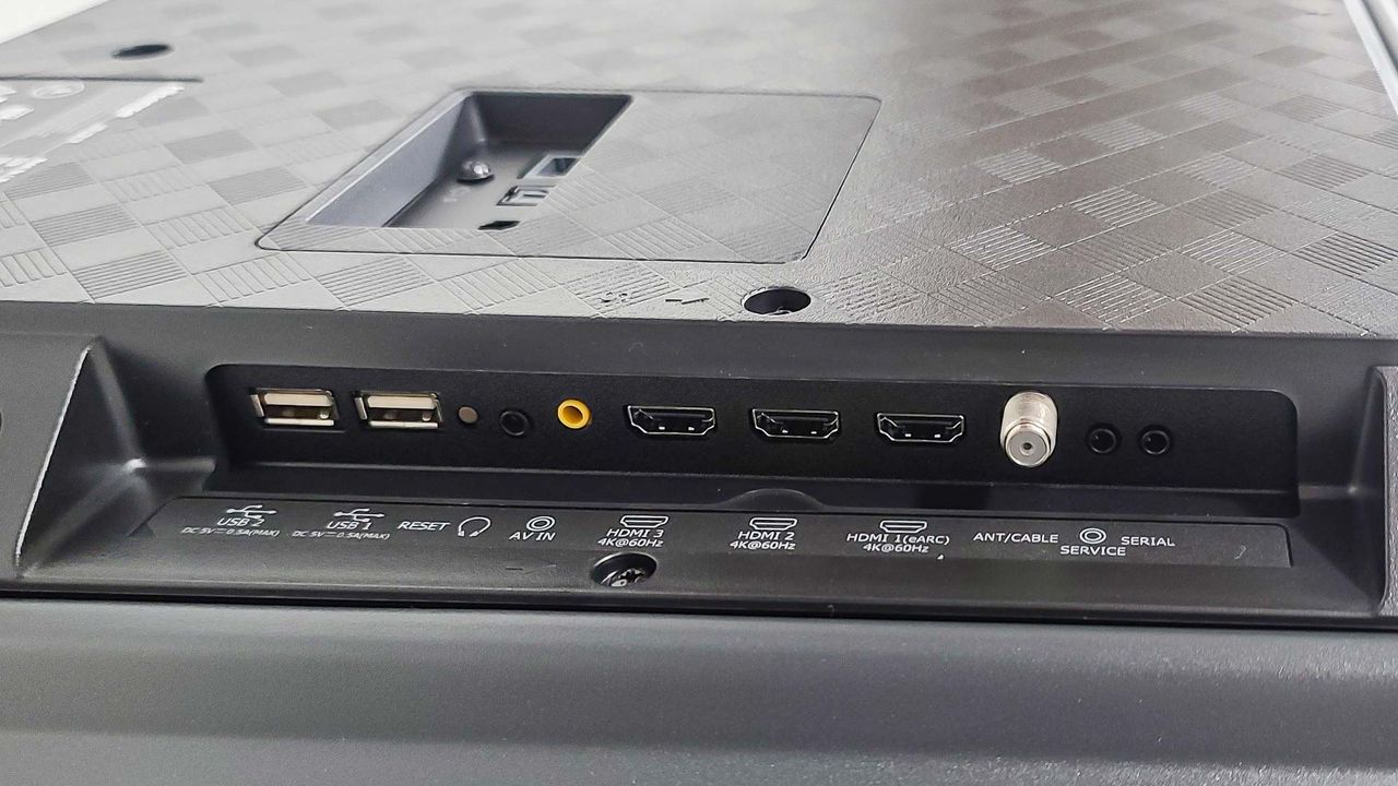Hisense U6H TV ports