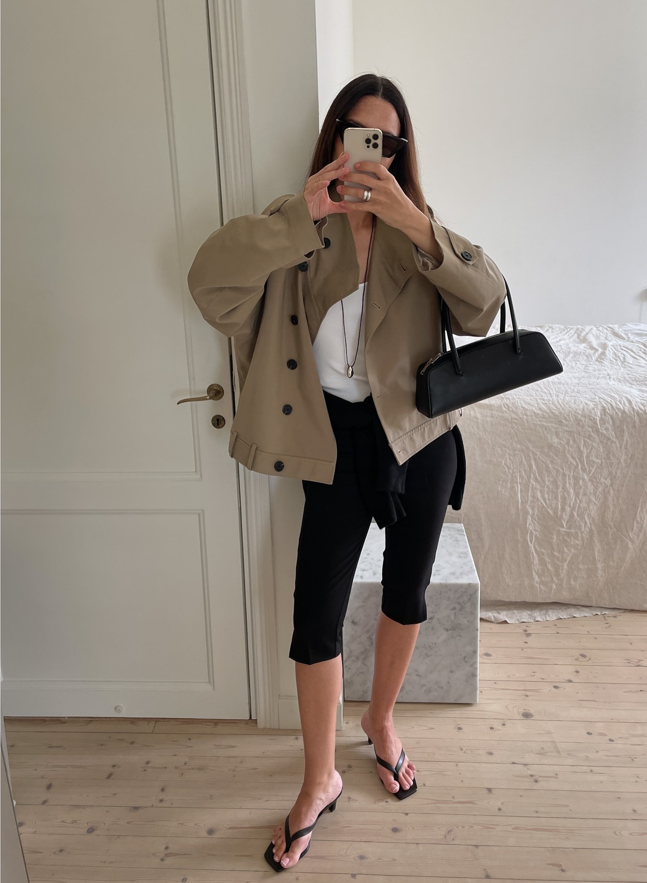 An image of @johannapiispa wearing capri leggings.