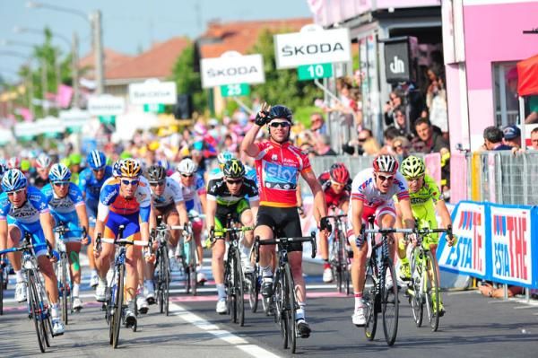 Cavendish finishes off the work after his Sky team helped him to the line