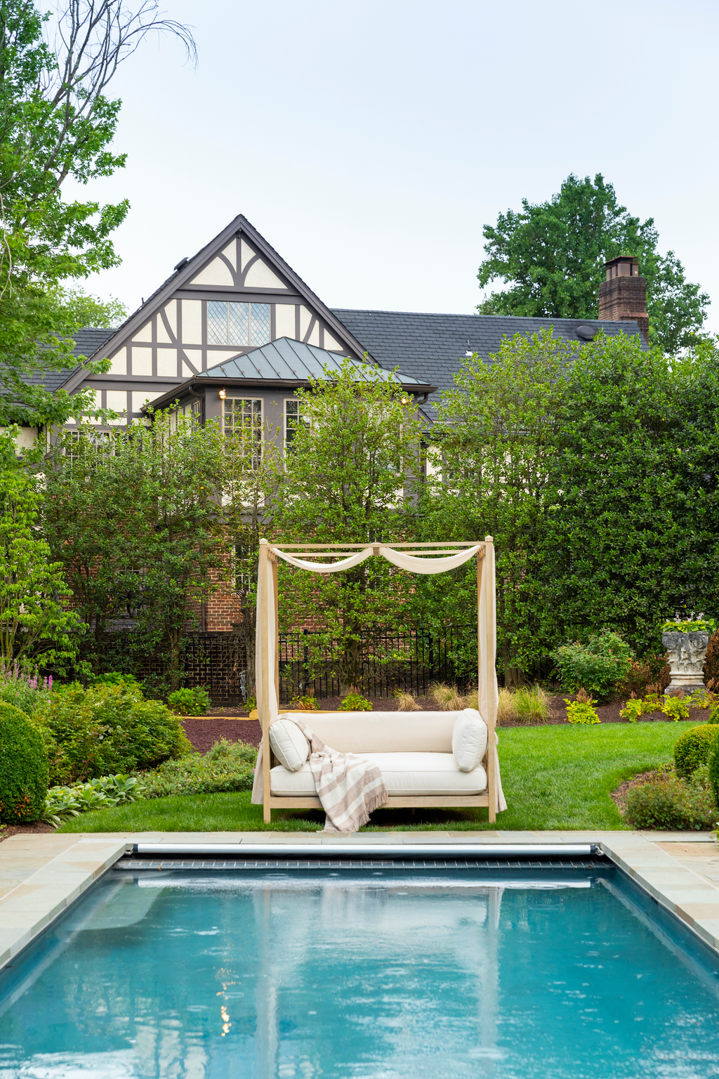 Pool cabana ideas to create a splashy lounge space | Livingetc