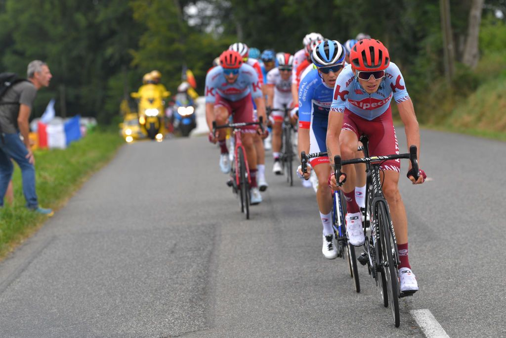 Ilnur Zakarin (Katusha-Alpecin) drives the break on stage 14