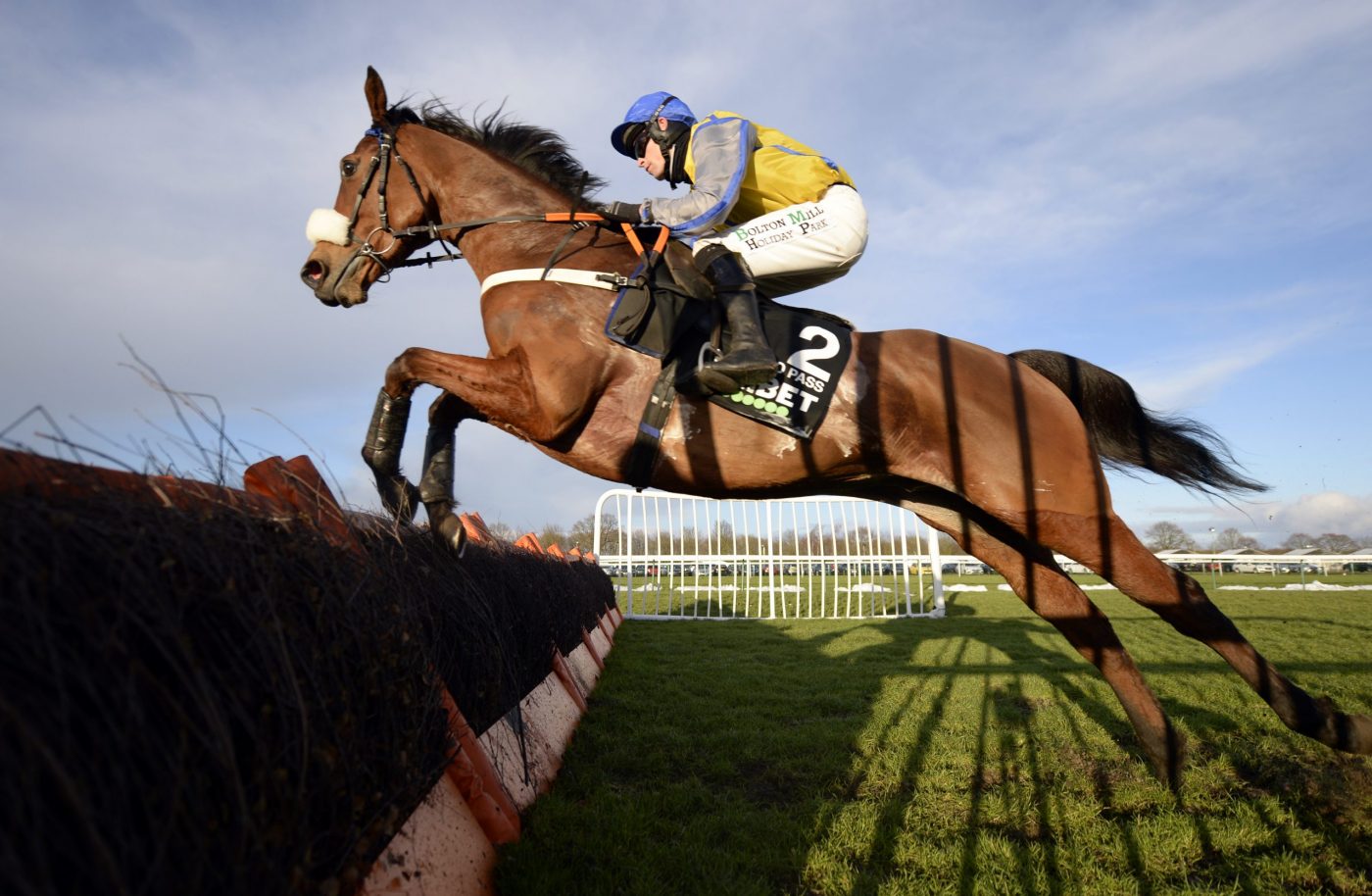 Haydock. The New One Unibet Hurdle Navajo Pass and Sewan Quinlan 1st leads alll the way. 23-1-21 Pic Bill Selwyn.