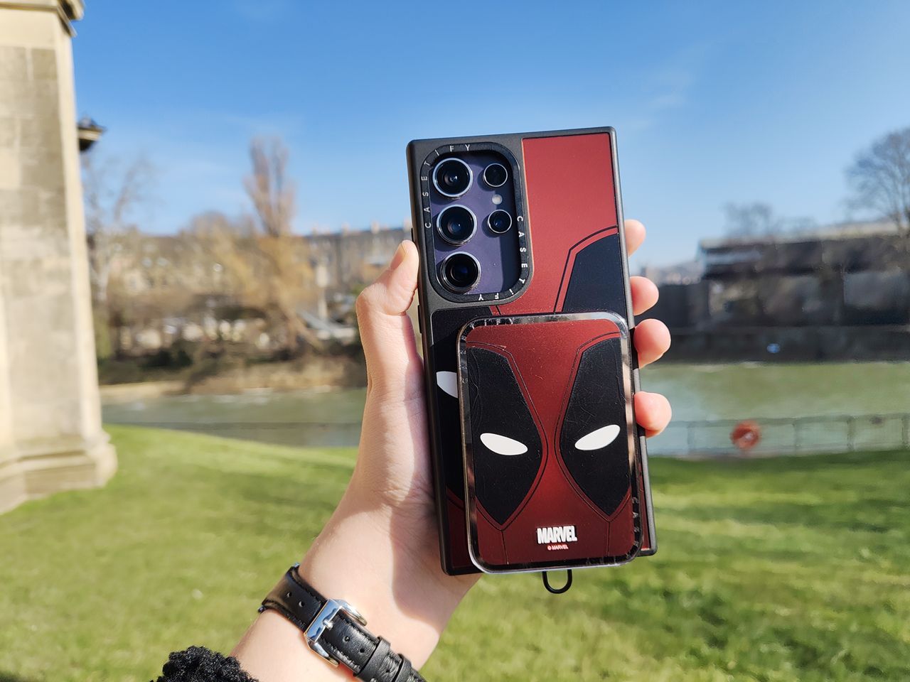 Camera phone shootout: Nothing Vs Samsung