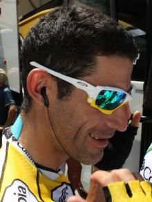 George Hincapie (Columbia-High Road) likes his Jawbones in white and yellow and come September of this year, you'll be able to pick your own colors, too.