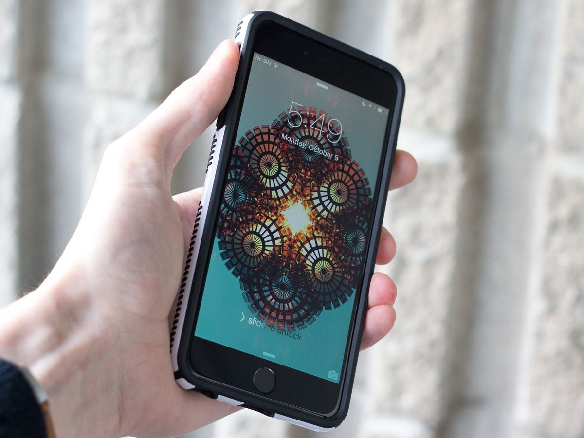 Front of Speck CandyShell Grip case for the iPhone 6s