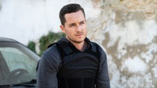 Jesse Lee Soffer as Wes Mitchell in FBI: International Season 4x03