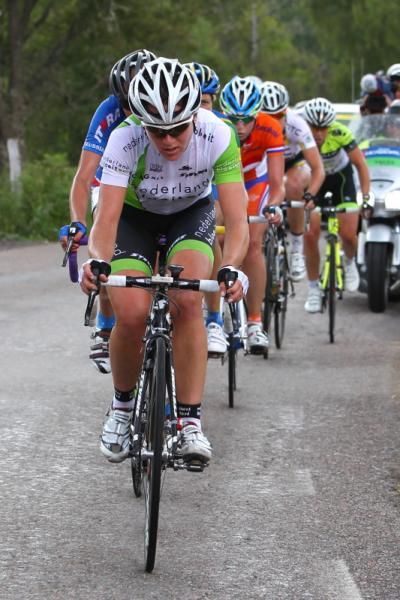 Annemiek Van Vleuten (Nederland Bloeit) leads the break.