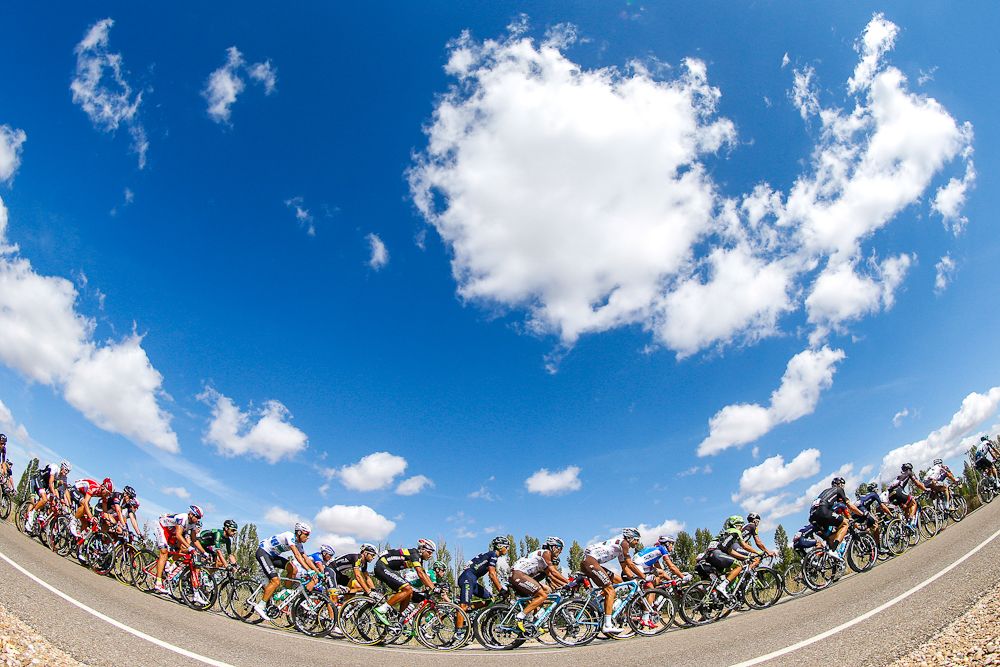The peloton in action during stage 18 of the 2015 Vuelta a Espana.