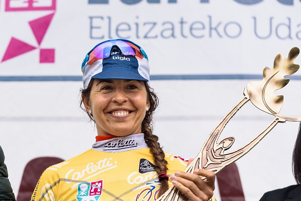 New race leader, Carmen Small (Cerv&eacute;lo-Bigla) - Emakumeen Bira 2016 Stage 1