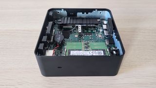 Inside the MSI Cubi NUC 1M