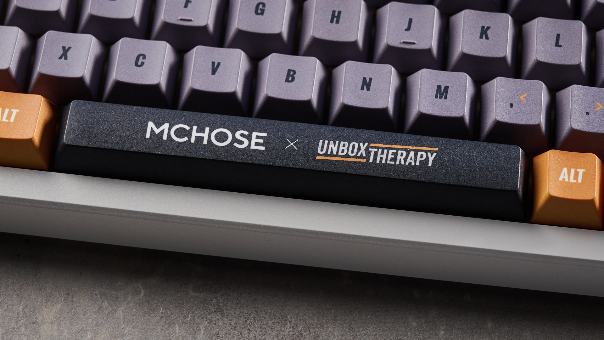 A retro-inspired McHose x Unbox Therapy UT98 mechanical keyboard