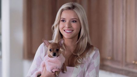 Elle holds bruiser