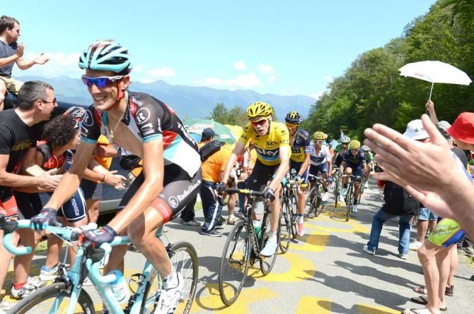 Maillot jaune Chris Froome between two former Tour de France champions Andy Schleck and Alberto Contador